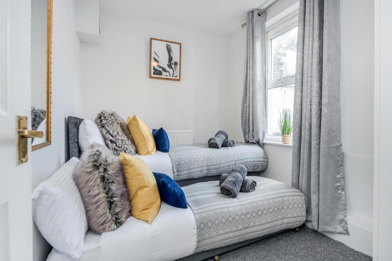 Stunning 2-Bed Apt - Free Parking - Camden - Central - Zoo - Shop - Events London Kültér fotó