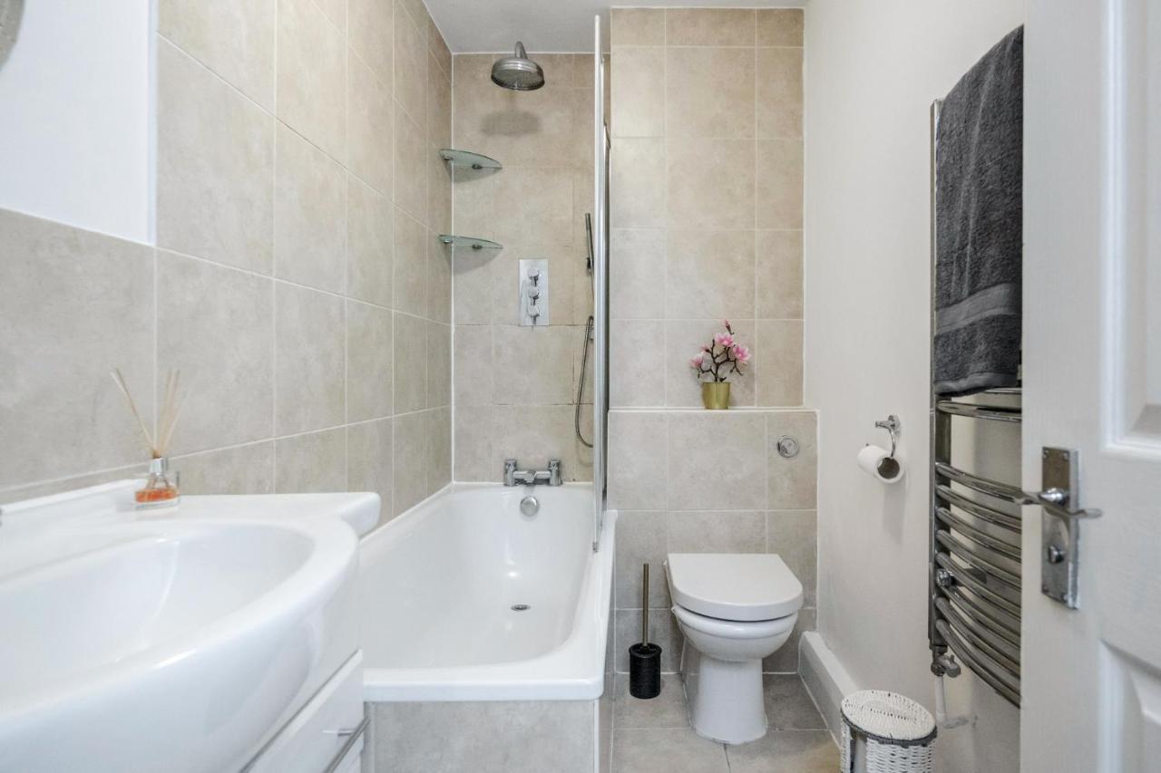 Stunning 2-Bed Apt - Free Parking - Camden - Central - Zoo - Shop - Events London Kültér fotó