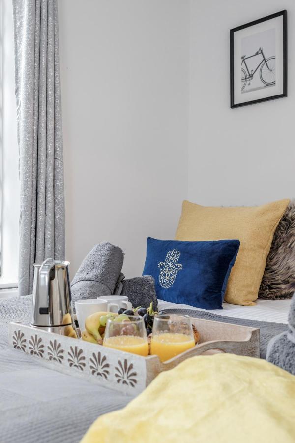 Stunning 2-Bed Apt - Free Parking - Camden - Central - Zoo - Shop - Events London Kültér fotó