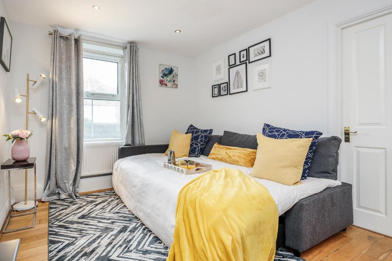 Stunning 2-Bed Apt - Free Parking - Camden - Central - Zoo - Shop - Events London Kültér fotó